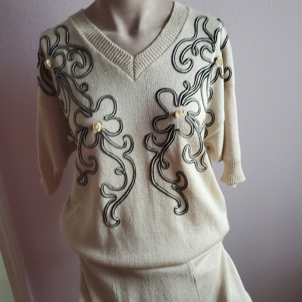 Sweater Skirt set - Picture 10 of 13